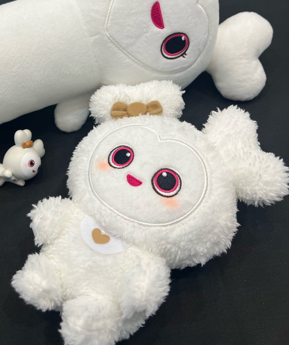 managernim2129's tweet photo. ONCEs right now:

Labubu ❌                           Laburi ✅ https://t.co/mAL09Avsjs