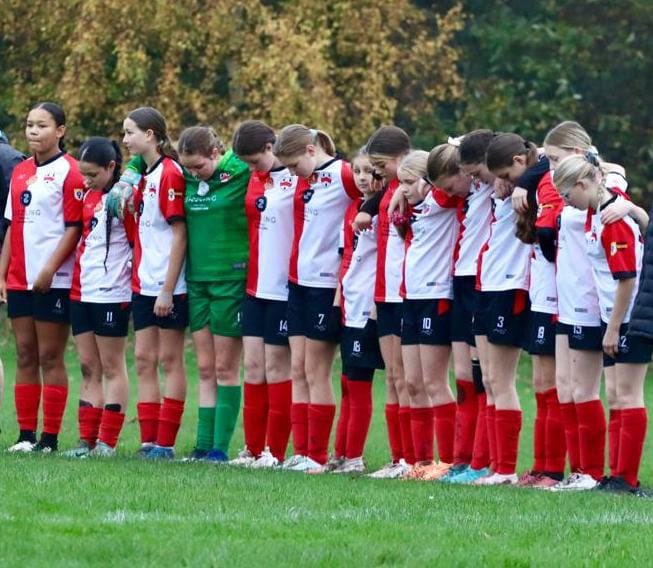 OldWulfsGirls's tweet photo. They shall grow not old, as we that are left grow old: 
Age shall not weary them, nor the years condemn. 
At the going down of the sun and in the morning, 
We will remember them.

##LestWeForget 🌹 https://t.co/lMLWHucS2z