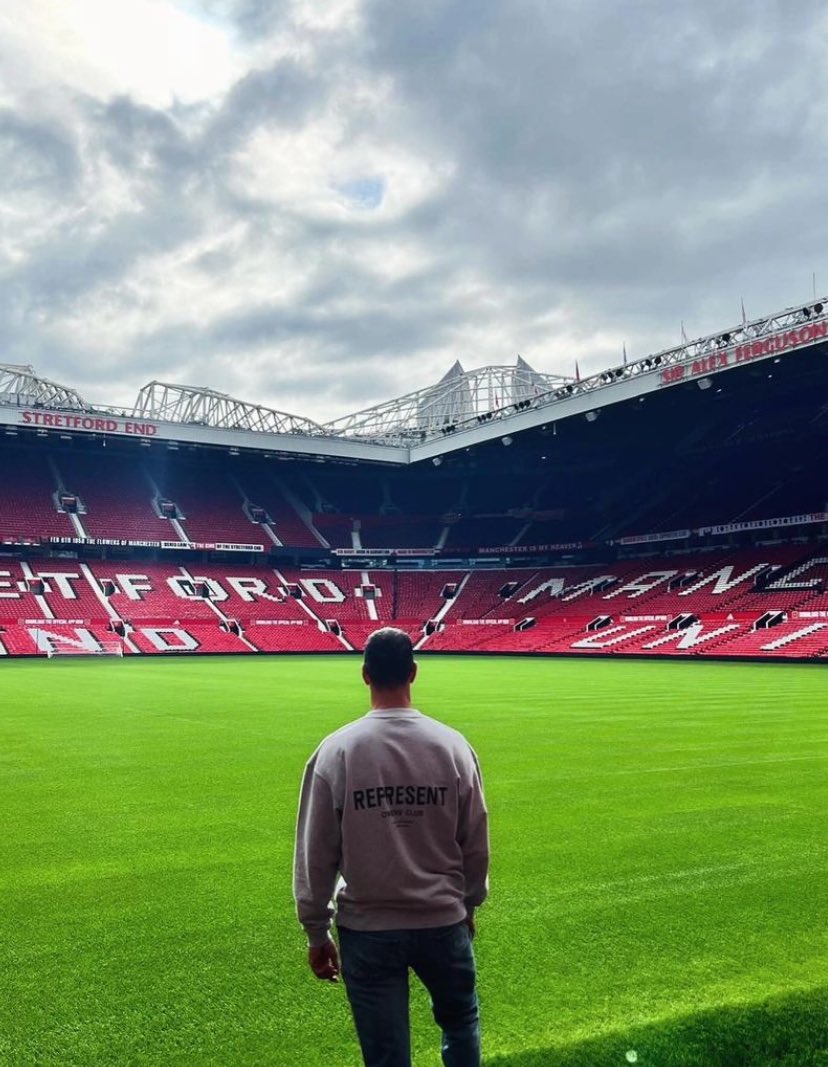 Utdtruthful's tweet photo. 🚨✍️ Ruud van Nistelrooy's final words in the match programme:

"Good morning and welcome back to Old Trafford.

This is my final column as Manchester United caretaker manager and, although print deadlines unfortunately mean I don't yet know our result against PAOK, I would still like to thank everyone for making me feel so welcome and supportive during my time in charge.

The United fans have always held a special place in my heart, but I can honestly say that my love for you all has only grown during this time. The support I have received from the stands at Old Trafford has been fantastic and I have memories of it that I will cherish for the rest of my life. Today, as we welcome Steve Cooper and Leicester City to Old Trafford, we have the opportunity to finish this run of matches on a high.

The history of this club is incredible and it will always be a great honour for me to have played a part in it as a player. Today, however, I am here as a manager and I am looking to the future. In this context, I see only positive things for Manchester United. I am totally convinced that this club has all the ingredients to return to the level I knew as a player, but it will take a lot of work and determination from everyone at the club to achieve this.

From tomorrow, I will support our new head coach, Ruben Amorim, and I invite everyone who loves the club to do the same. I have worked with this group every day since this summer and I can tell you that there is huge potential in these players, from the experienced executives to the youngsters coming through the Academy. The coaches, the club staff and the fans all have a role to play in helping these players become the best players they can be.

Of course, it starts with players taking responsibility for themselves and others, because playing for Manchester United requires strong character, hard work and constant dedication.

There is no room to hide, especially in today's media environment, but this is the kind of challenge that you have to relish and embrace. Be brave, give it your all and show your talent for yourself, for the badge on your shirt and most importantly for the best fans in the world.

Let me tell you, whether you are a player or a manager, there is nothing greater than representing Manchester United Football Club."

#MUFC