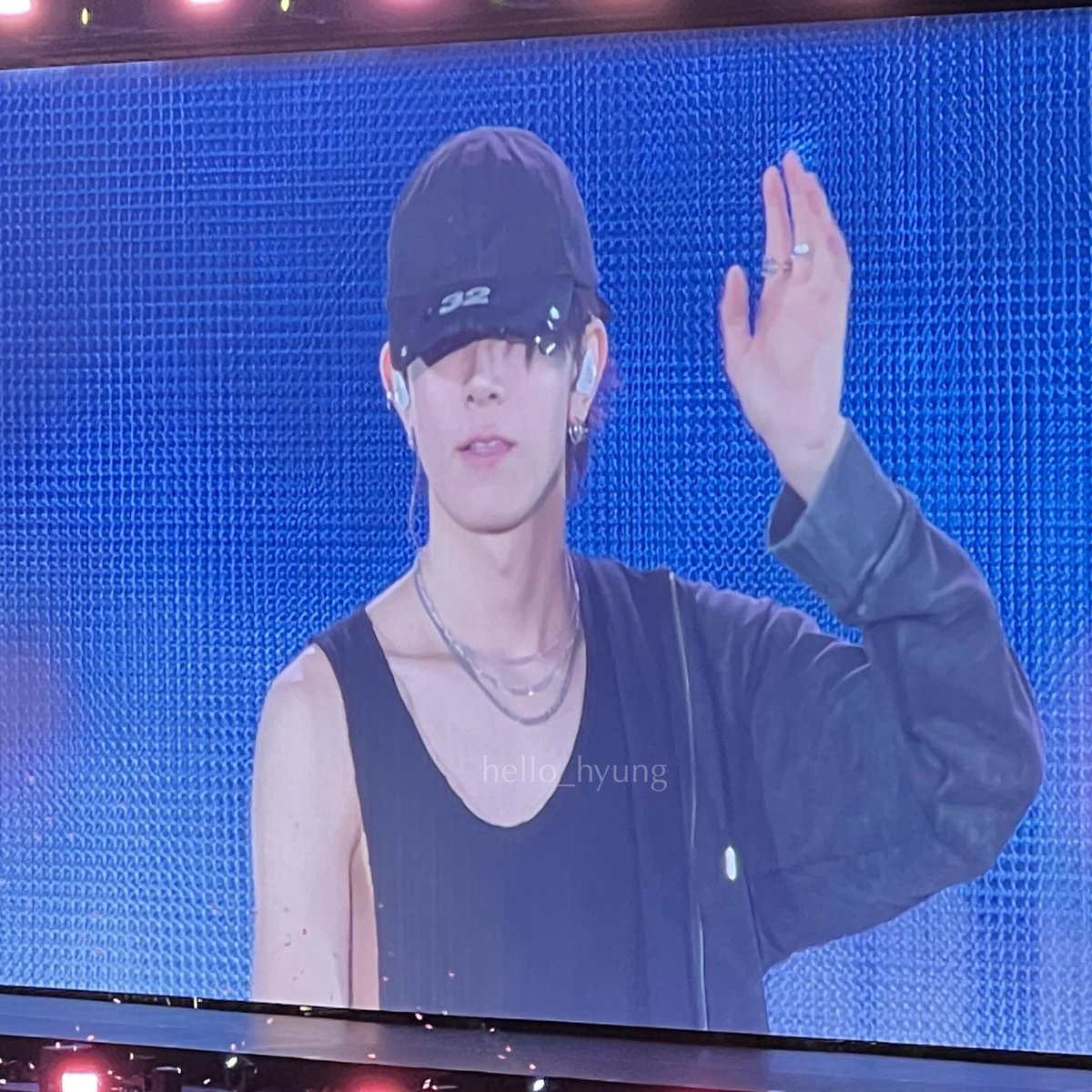 hello_hyung's tweet photo. THIS HEESEUNG

#EN_WORLDTOUR_WALKTHELINE 
#WALKTHELINE_IN_JAPAN https://t.co/4GbcXAPLcs