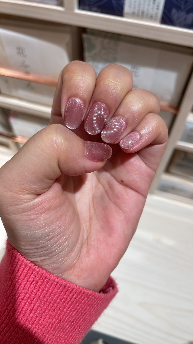 an08mk03's tweet photo. かれしの誕生日月だからキラキラハートネイルにする可愛さはまだ残っている https://t.co/c84U9vYdOQ