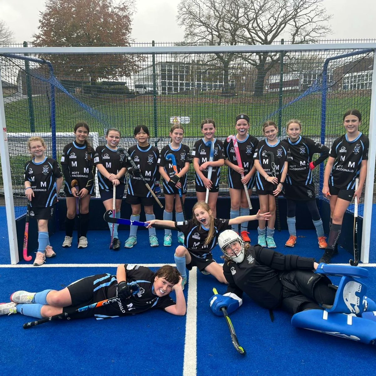 The U12 girls had a challenging but rewarding day at their tournament. Maya and Ariana, playing in their first tournament, showed great determination and enthusiasm, quickly adapting to the pace.
Shout out to Gwen who was great in goal.