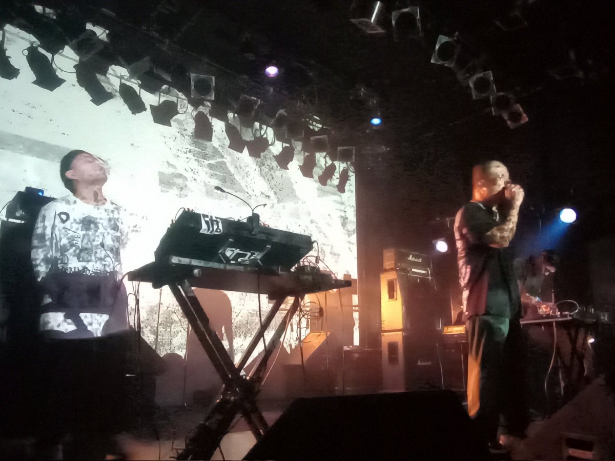 haplight's tweet photo. leave them all behind 2024 EARTH performing “earth 2: special low frequency version” in full/代官山UNIT
EARTH / MERZBOW / ENDON / SLUG
去年はRAYも出演した爆音フェス、今年はトリがEARTH(!!!)で、全身で浴びる重低持続爆音の連続でしたね〜とにかく耳がヤバかった〜🎶 #ltab #ltab2024 https://t.co/9v1yX1uI2T