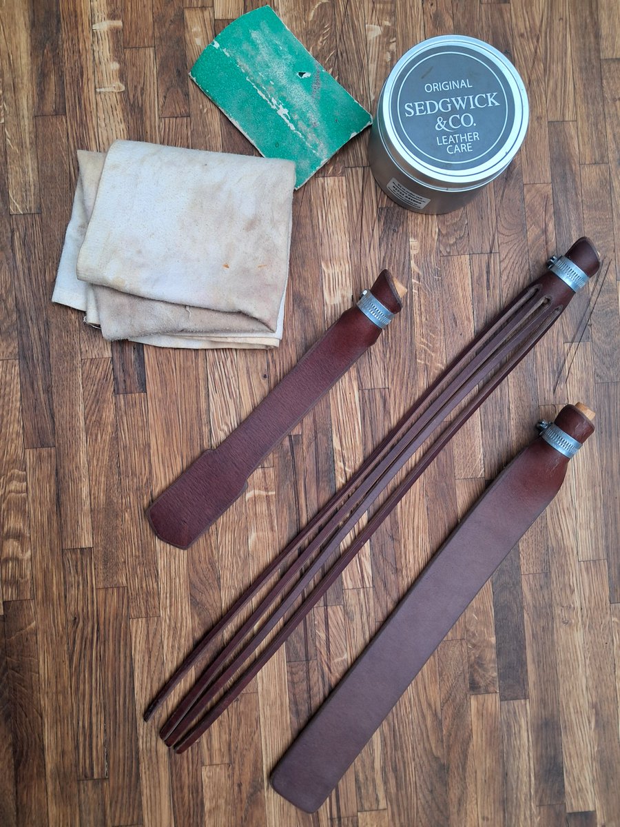 Toby_Whips's tweet photo. Happy Sunday you lovely lot. It's a bit grey in London today, so I'm typing up some whip-related notes for a client, and might do a bit of waxing later with a film on or something. Have a lovely chilled day. Tx
#TobyWhips #WhipMaking https://t.co/6J2pHGaClA
