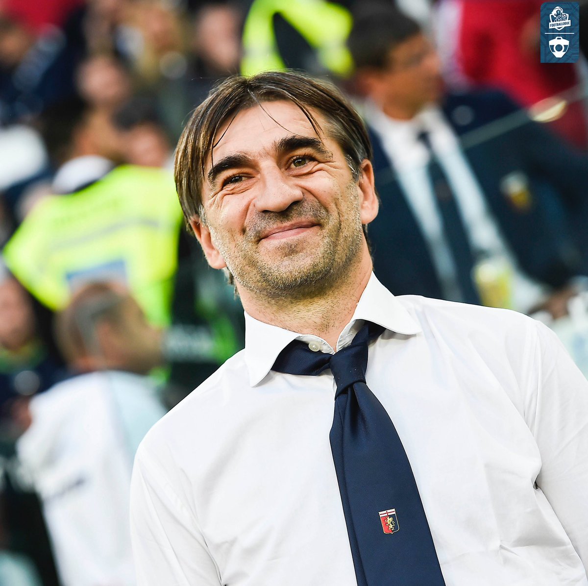 Footballogue's tweet photo. En octobre 2016, Ivan Jurić, l’entraîneur du Genoa, déclarait : « Quand ma femme me parle, je pense à Serge Gakpé. » !

C’est fou de dire ça ! 😂😂 https://t.co/HOUPepKN2A