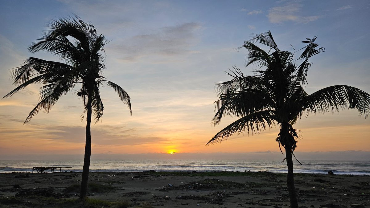 #IGCP725 annual meeting on the #Philippines: 
Talks and posters in #Manila followed by a field trip to northern #Luzon with #microatolls, #boulders, #dunes, #coastal #erosion and yummy local food. Many thanks to the organizers for this amazing meeting!