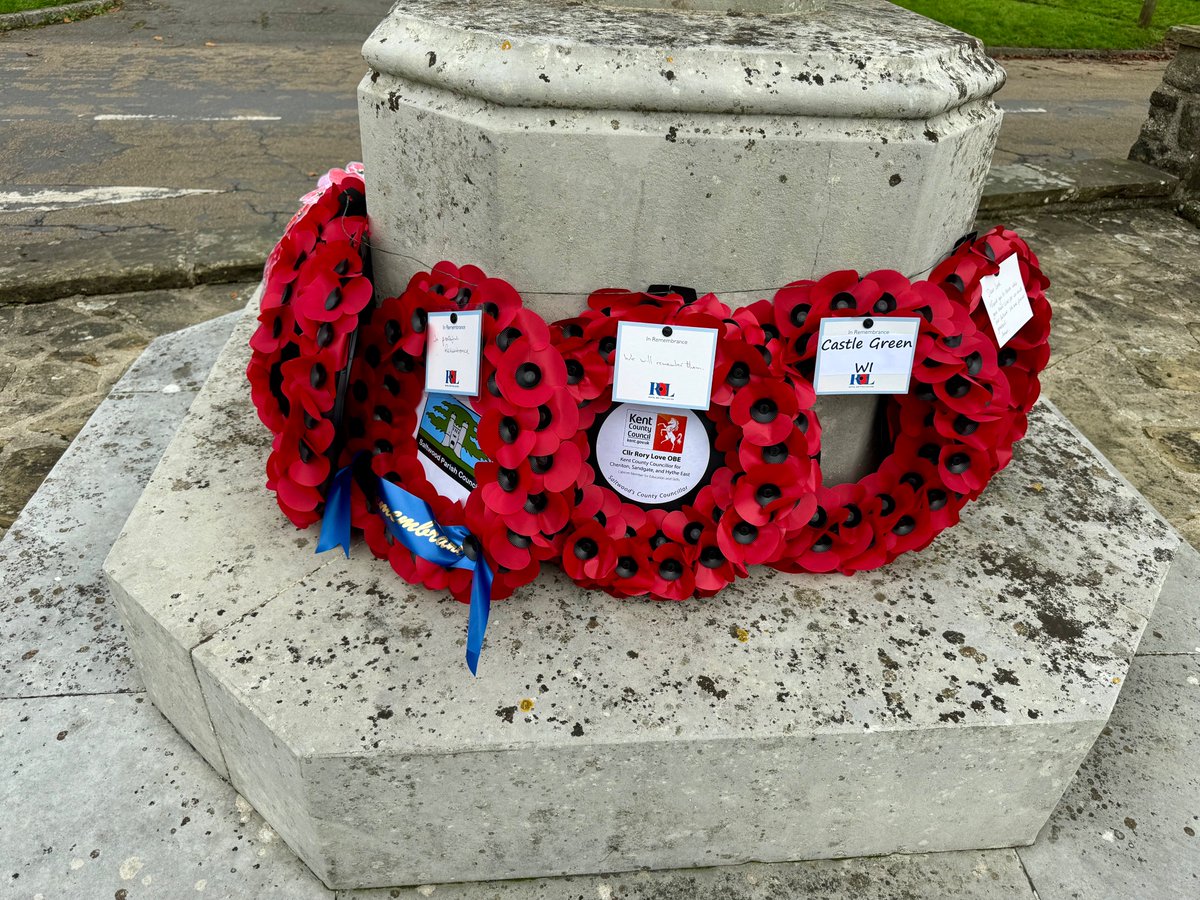 MrRoryLove's tweet photo. Honoured to lay wreath at the memorial on #Saltwood Village Green this morning as Saltwood's @Kent County Councillor. Never been a more important time to remember their sacrifice for our freedom. #RemembranceSunday2024 #RemembranceSunday #WeWillRememberThem @PoppyLegion https://t.co/u5hMsZ4XZD