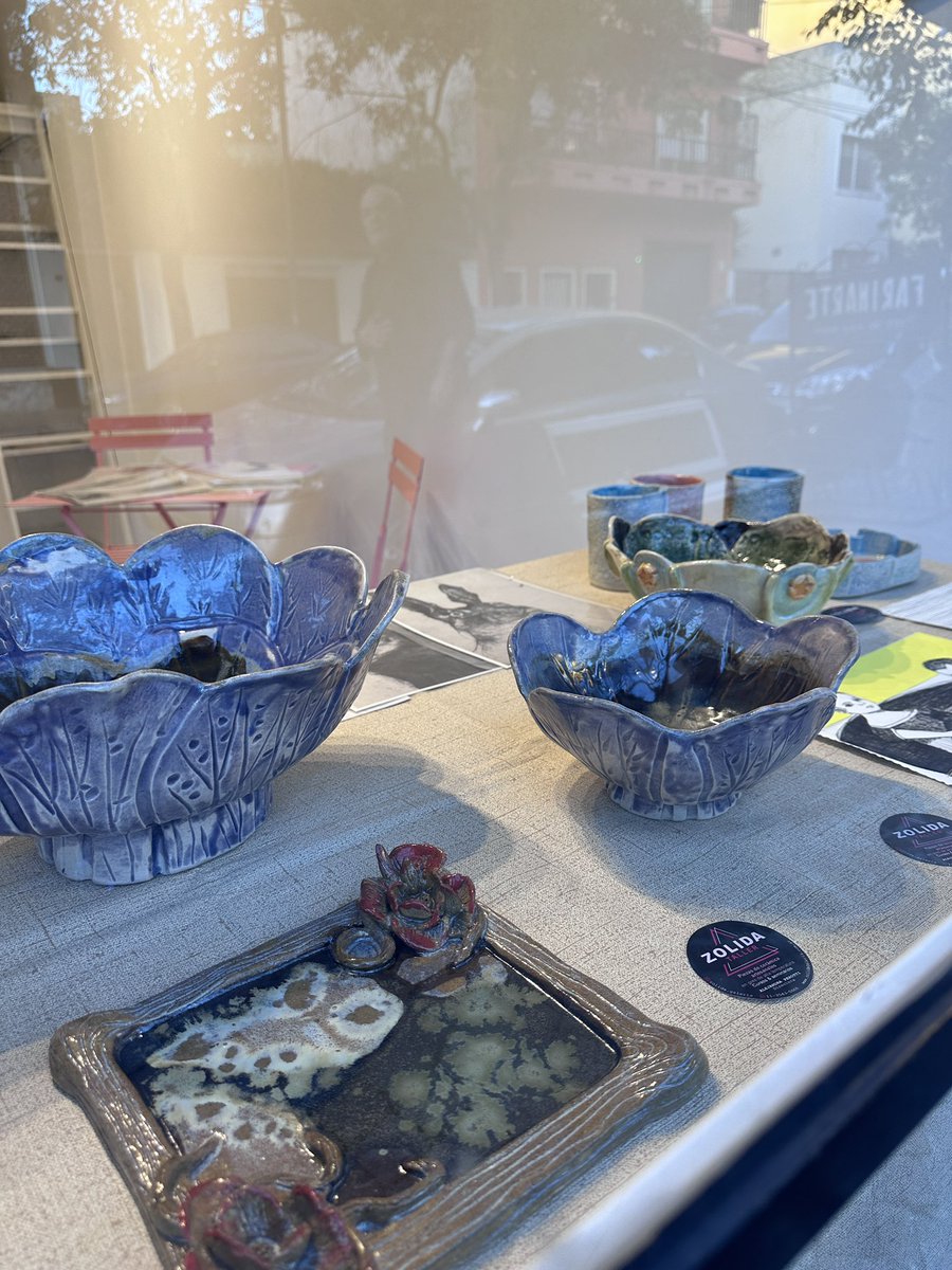 AlePerotti72's tweet image. Hola por dos semanas van a estar en exhibición estas bellísimas piezas de ceramica de alta temperatura, todas realizadas en forma manual, en la vidriera de Zolida galeria, Zabala 3095 esq Freire. Colegiales. 
Pasen a ver y consulten precio.
Gracias🤍