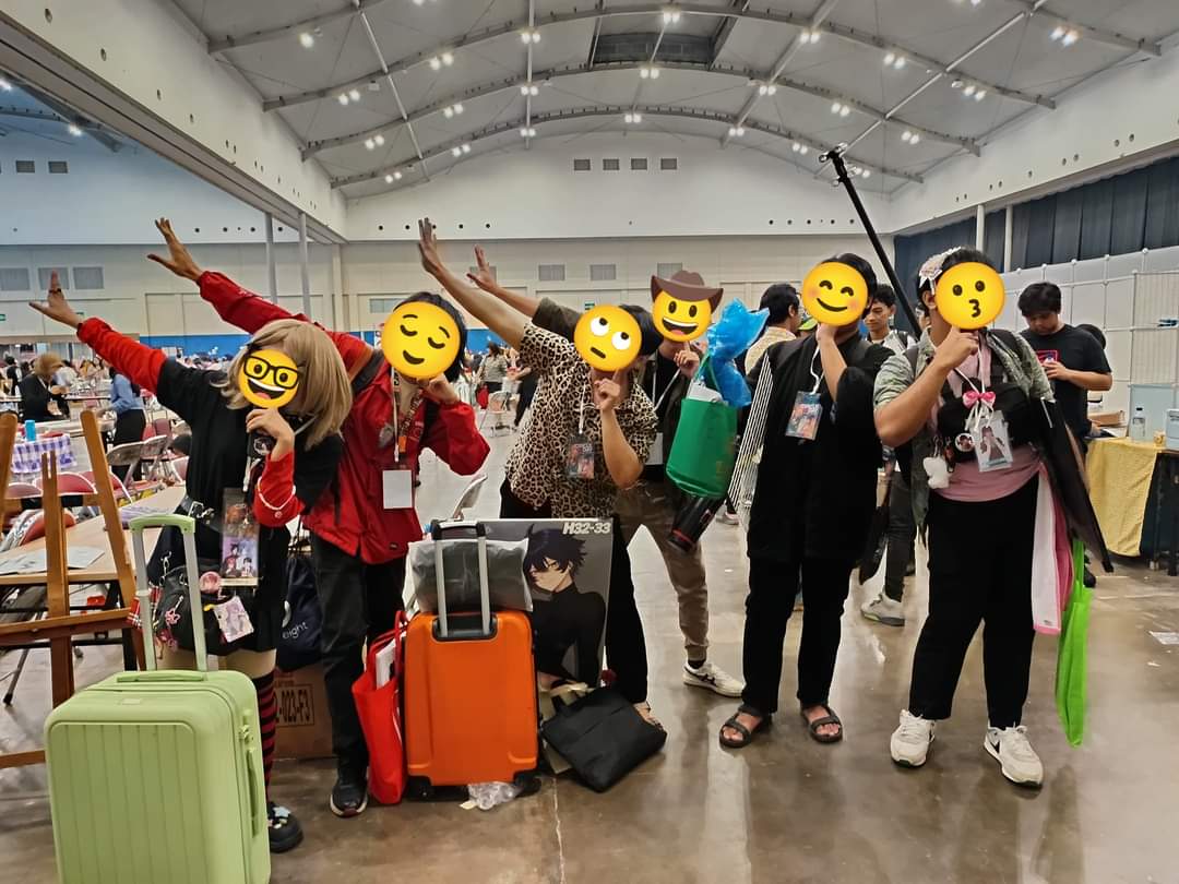 Jualan Demi Modal Gacha tweet media