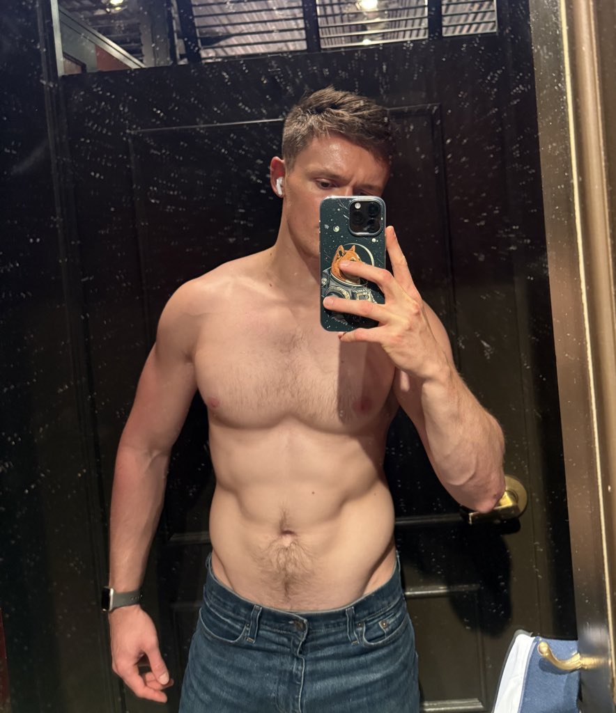 Fitting room mirror cleaner needed