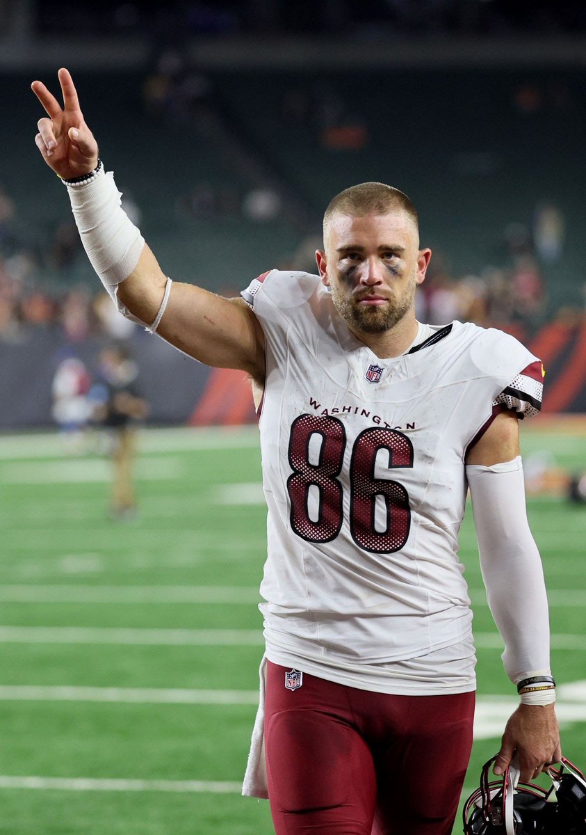 Happy 34th birthday, Zach Ertz!

His career stats:

• 12 seasons (160 games)
• 742 catches
• 7,784 receiving yards
• 47 TDs
• 3x pro bowler
• SB LII champ
• Most catches in a season by a TE (116)
