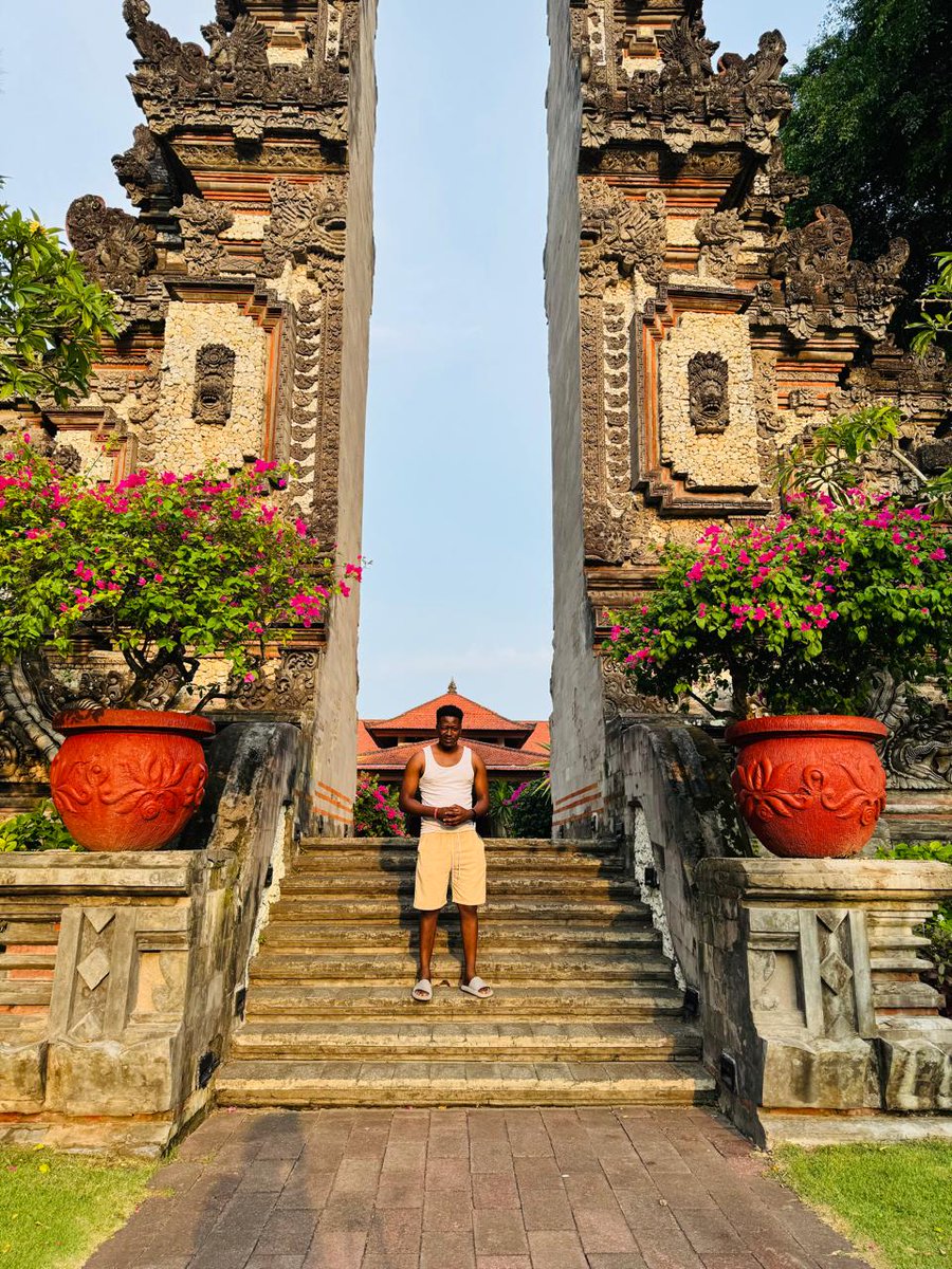 Sam_Flans's tweet image. Bali, Indonesia treating me good.