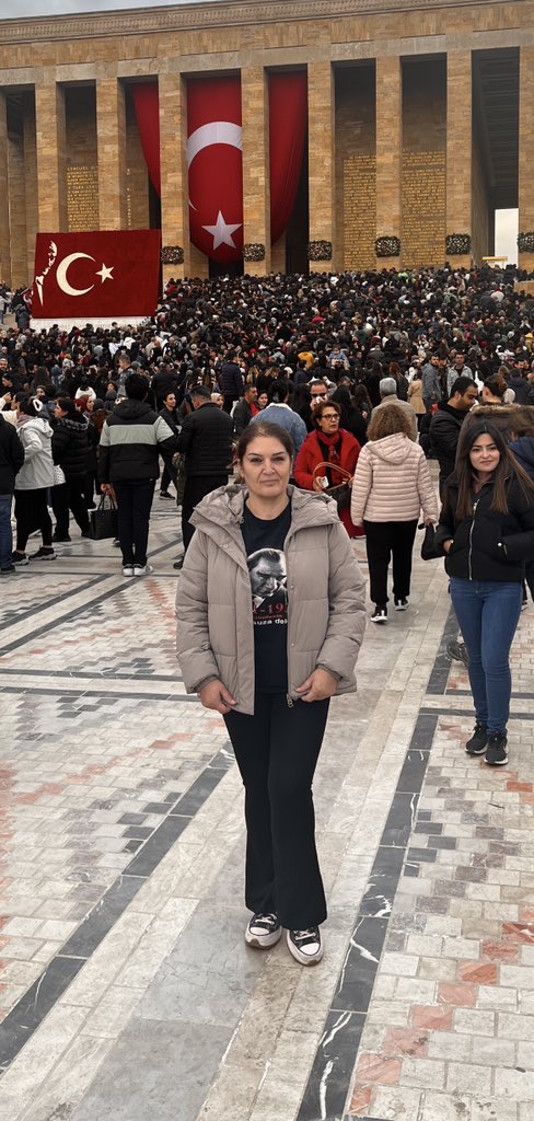 meltemmeh's tweet photo. Huzurunda huzur bulduğum, yankılanan SESİNE gurban olduğum ATA’m…biraz vakit geçsin yoğunluk azalsın öyle gideyim diye düşündüm yanılmışım …evlatların SANA koşuyor ATAM …
♾️MUSTAFA KEMAL ATATÜRK ♾️MİNNETLE ♾️
#10KASIM1938 https://t.co/ET6m9b97jv