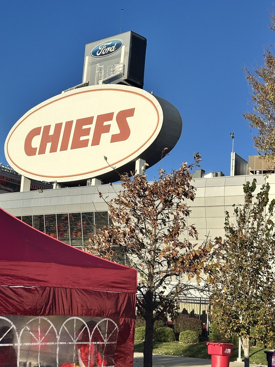 Let’s go, Chiefs!! #ChiefsKingdom