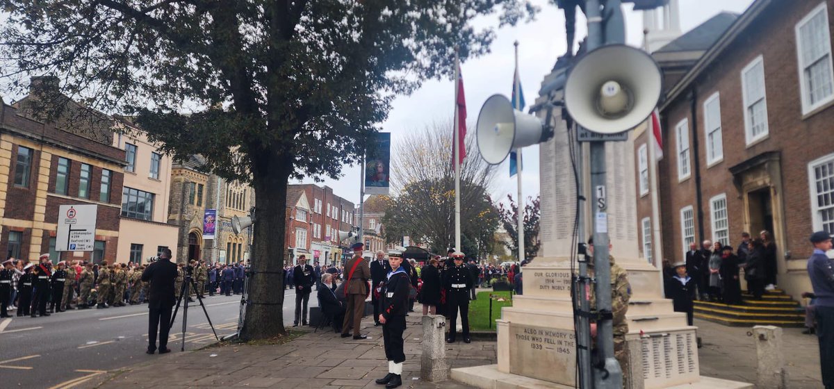 Henna Chowdhury (@hennachowdhury) on Twitter photo #LestWeForget #Rememberance #worthing we remember their sacrifice for our freedom #LestWeForget #Rememberance #worthing we remember their sacrifice for our freedom