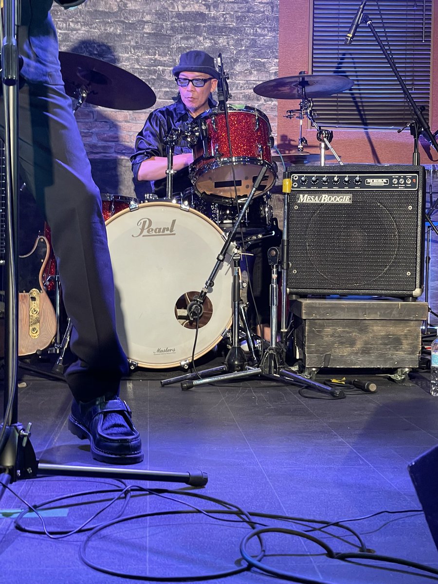 hs19620321's tweet photo. The Monkey Business
*確か前回の前座ん時はリードギタリストとデュオだったが今夜はバンドで!カッチョEかったー!
#TheMonkeyBusiness
#鈴鹿EGG https://t.co/0ynGxQBzG6
