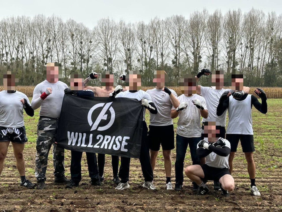 FussballAssis's tweet image. .11.2024 Frankreich🇫🇷 OBH gegen ACTIVE CLUB CENTRE. 10x10. 1,20 Min. Gewinner. Aktive Club

@fussballassis

Zusendungen an:

fussballassis@gmail.com 

#activeclub #france #obh #frankreich #patriotismusistkeinverbrechen