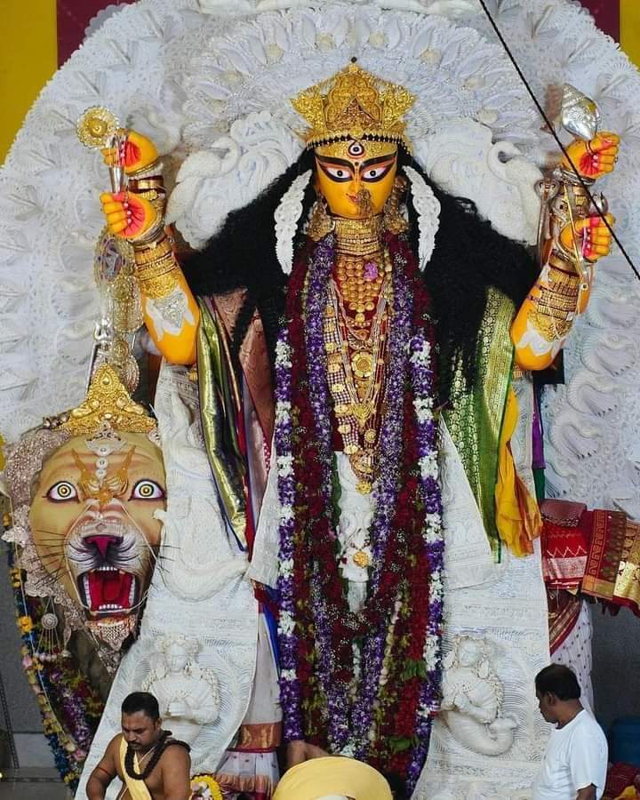JohnBorChapra's tweet photo. Celebrating the divine grace of Burima this Jagadharti Puja in Krishnanagar! Her blessings and the sacred Maha Bhog unite us in devotion and joy. May her presence bring prosperity to all. #JagadhartiPuja #Burima https://t.co/iBXilUMLiZ