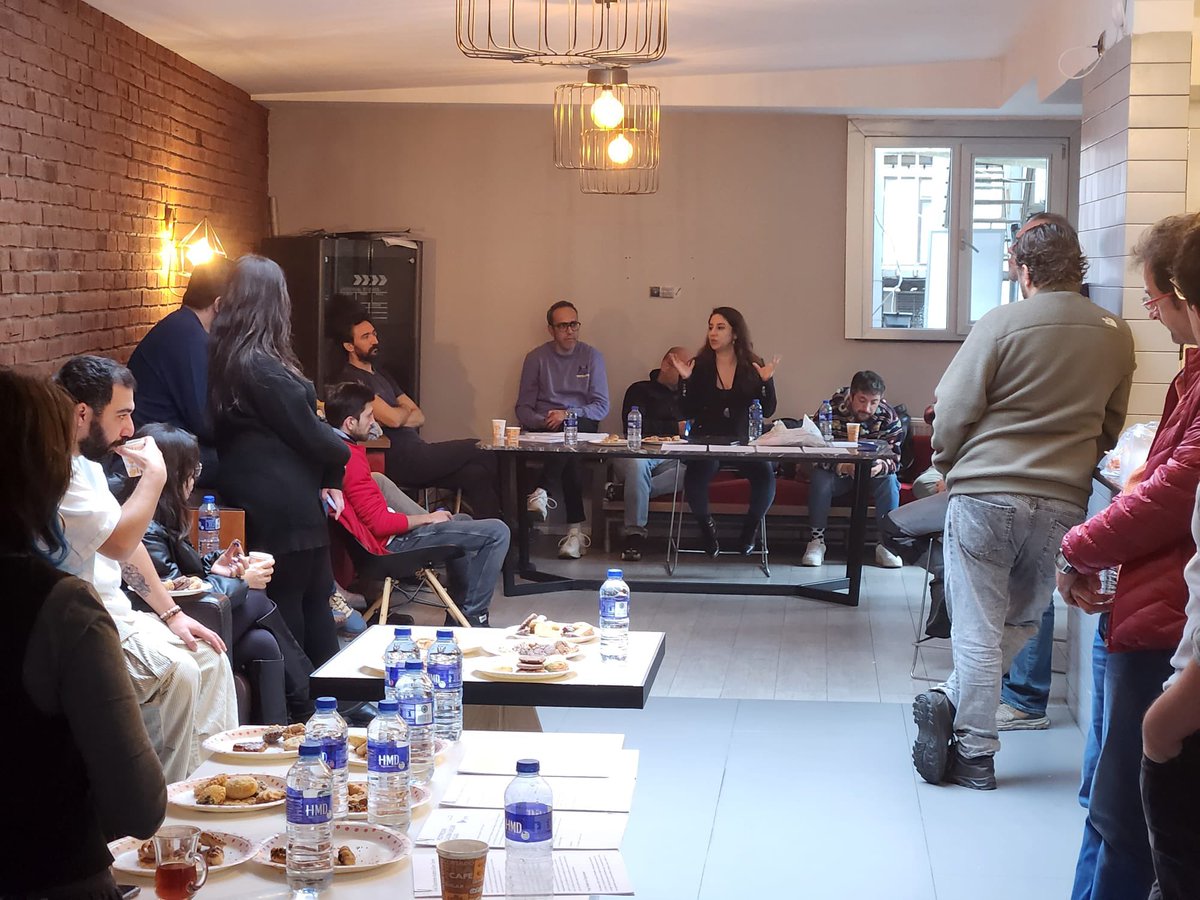 postproder's tweet photo. Derneğimizin 7. olağan genel kurulunu gerçekleştirdik. Hukuki bilgilendirme için Av. Derya Yaman’a, bize kapılarını açan Şafak Film Stüdyolarına ve Serkan Üstün’e ve tabiki katılabilen herkese teşekkür ederiz. Yeni yönetim kurulunu da tebrik eder iyi çalışmalar dileriz. https://t.co/k00Eax6H9y