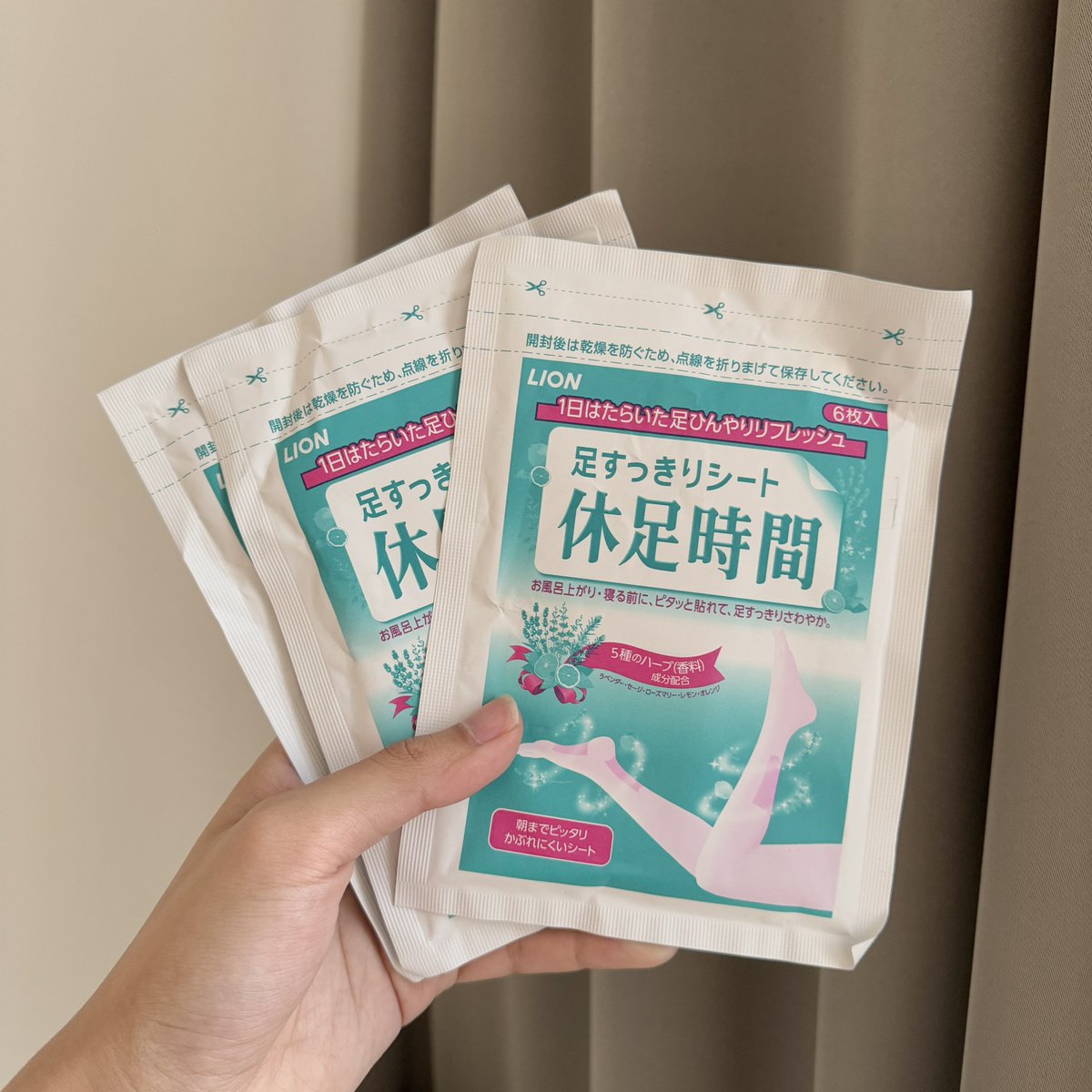 iconnnz's tweet image. ทุกคน สิ่งนี้ดีมากกกกก เพื่อนแนะนำมา นี่ไปญี่ปุ่นเดินตีนแตก 5 วัน อยากเข้าร้านนวดมาก ลองซื้อมาแปะเท้ากับน่องคืนนึงตื่นเหมือนได้ขาใหม่ ที่สุดแล้ว!!!!