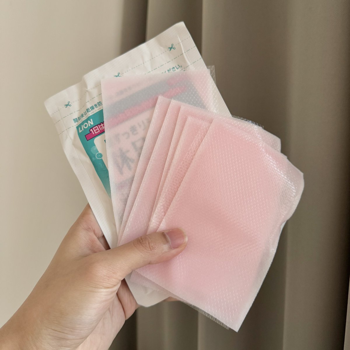 iconnnz's tweet image. ทุกคน สิ่งนี้ดีมากกกกก เพื่อนแนะนำมา นี่ไปญี่ปุ่นเดินตีนแตก 5 วัน อยากเข้าร้านนวดมาก ลองซื้อมาแปะเท้ากับน่องคืนนึงตื่นเหมือนได้ขาใหม่ ที่สุดแล้ว!!!!