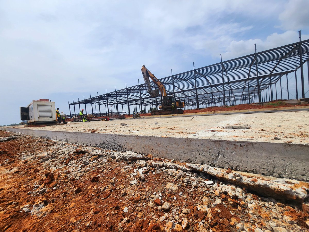 Abi_Olusanya's tweet photo. ...infrastructure/building works ongoing at the Lagos Food security & central logistics hub, Epe, today. This project is the heartbeat of the State's 5 year ag. & food systems roadmap, tying all the projects, programmes and initiatives of @jidesanwoolu together. 
@drobafemihamzat
@followlasg 
@lagosagric1