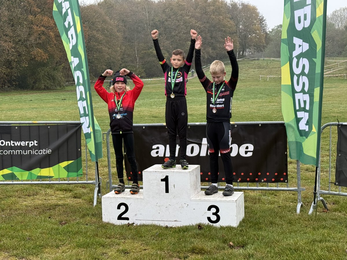 prsmiley69's tweet photo. Eerste cyclocrosswedstrijd voor Jip. 2e plaats! #jipsmit https://t.co/znmlqLDq0M