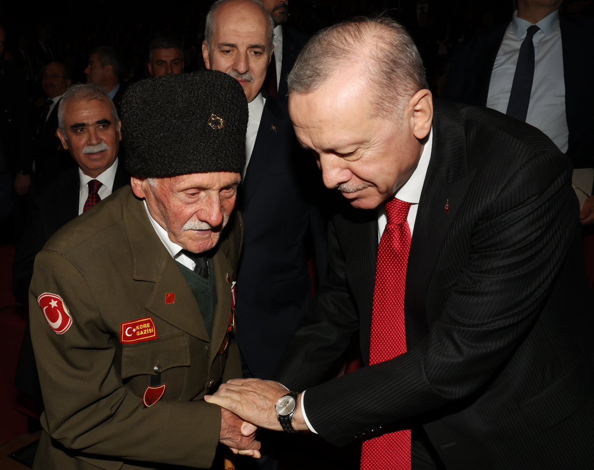 tcbestepe's tweet photo. “Bu milletin birlik ve beraberliğini bozmaya yönelik her söz ve eylem Gazi Mustafa Kemal’in emanetine ihanettir” https://t.co/5WyiUVQbks https://t.co/AIuks2LJAR