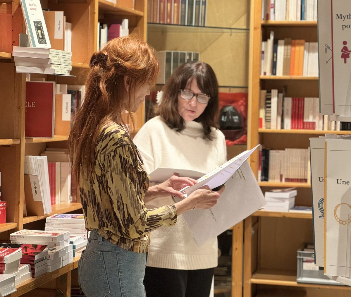 ed_quartett's tweet photo. Et merci à vous, toutes et tous en ce début de week-end prolongé, qui êtes venus écouter Shiho et Pauline présenter leurs ouvrages ainsi que #OlivierHamel, #MarieMicla, #MargotAbascal, les comédiens qui les accompagnaient à cette occasion. https://t.co/RaUo3FQgEm