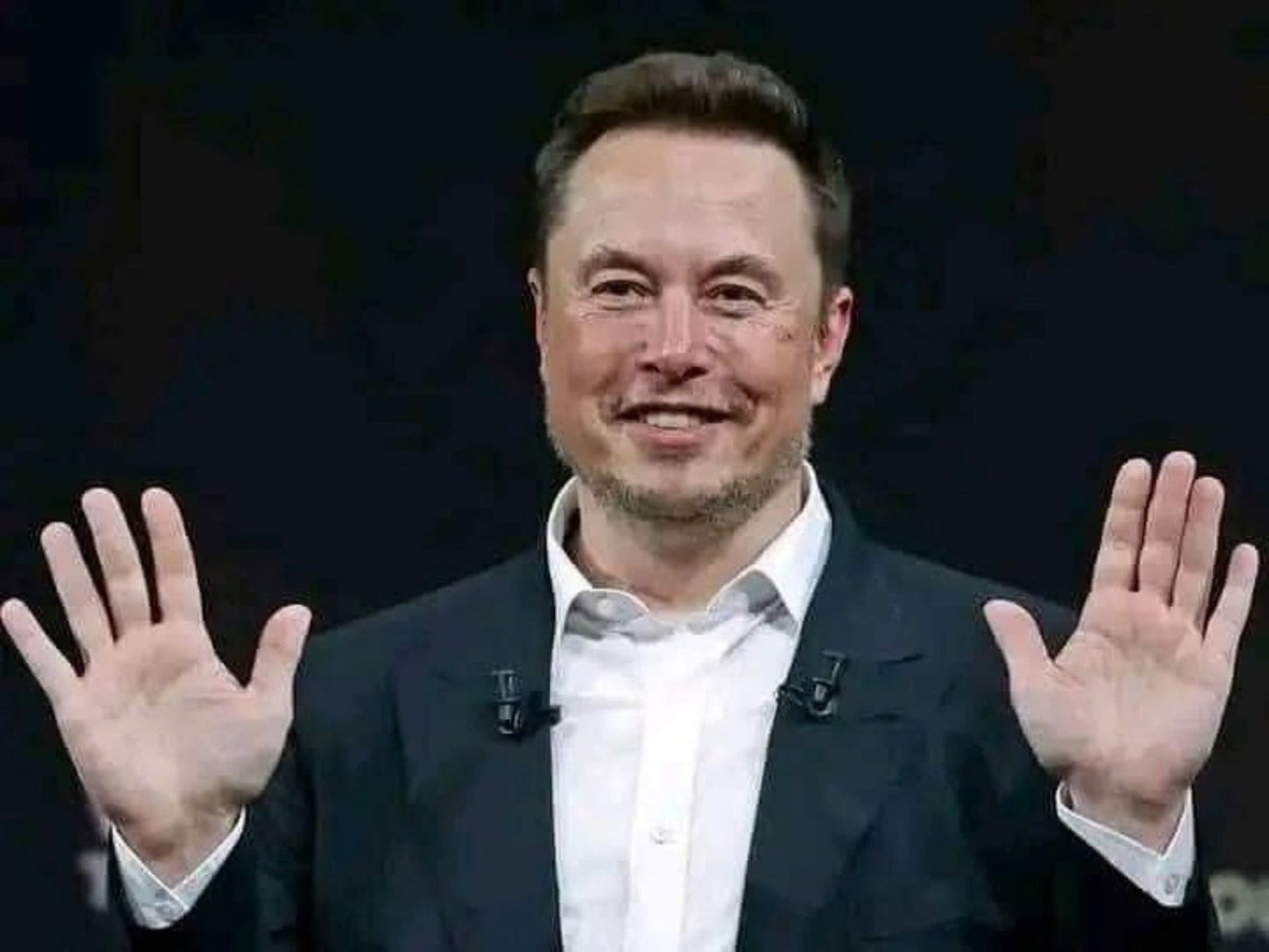 tqh7786's tweet photo. Ý TƯỞNG ĐI TRƯỚC THỜI ĐẠI

     Vào tháng 12 năm 2016 Elon Musk đã chi 300 triệu đô la để đào một đường hầm khổng lồ dưới lòng đất.

Wall Street gọi nó là một trò chơi quảng cáo.

Bây giờ nó trị giá hơn 100 tỷ đô la.

Đây là câu chuyện điên rồ của Công ty Boring,
Giải pháp ngầm tương lai của Elon Musk để giải quyết tình hình giao thông mãi mãi,
Tại sao các thành phố trên toàn cầu lại tuyệt vọng mua nó

(và làm thế nào có thể xóa tan ùn tắc giao thông mãi mãi):👇

Hãy bắt đầu bằng một tweet.

Vào tháng 12 năm 2016, Elon Musk bị kẹt trong giao thông tại LA.

Bực bội, anh ta tweet "Giao thông đang khiến tôi phát điên. Tôi sẽ xây dựng một cỗ máy nhàm chán và chỉ bắt đầu đào... "

Hầu hết tưởng đó là một trò đùa, nhưng Elon không đùa đâu:

Hai tuần sau, Công ty Nhà chán đã được sinh ra.

Nhiệm vụ của nó là xây dựng mạng lưới đường hầm ngầm để giải quyết tình trạng tắc nghẽn giao thông.

Các nhà phân tích phố Wall cười. Họ nói "Đó là một sự đánh lạc hướng." "Một trò chơi quảng cáo. "

Nhưng Musk đã nhìn thấy điều gì đó mà họ không thấy...

Ngành công nghiệp nhàm chán đường hầm đã không đổi mới trong nhiều thập kỷ.

Máy móc chậm và đắt tiền.

Musk tin rằng ông có thể cách mạng hóa công nghệ, làm cho các đường hầm rẻ hơn và nhanh hơn để xây dựng.

Bước đi đầu tiên của anh ấy là mua một cái máy nhàm chán đã qua sử dụng và bắt đầu thử nghiệm:

Năm 2017, Công ty Boring đã quyên góp được $112,5 triệu.

100 triệu đô la đến từ chính Musk.

Phần còn lại? Từ việc bán 20.000 máy phun lửa với giá 500 đô la mỗi máy.

Vâng, máy phun lửa.

Phố Wall nghĩ rằng Musk đã mất trí. Nhưng anh ấy chỉ mới bắt đầu...

Đến năm 2018, Công ty Boring đã hoàn thành đường hầm thử nghiệm đầu tiên ở Hawthorne, California.

Chi phí của nó là 10 triệu đô la mỗi dặm.

Đường hầm truyền thống? 1 tỷ đô la mỗi dặm.

Chi phí cắt giảm 99% bằng cách thu nhỏ đường kính đường hầm và phát triển công nghệ đường hầm liên tục

Năm 2019, Công ty Boring giành được hợp đồng chính đầu tiên:

Một dự án 48,7 triệu đô la để xây dựng hệ thống giao thông thuộc Trung tâm Hội nghị Las Vegas.

Hoàn thành vào năm 2021, nó chứng minh Công ty nhàm chán không chỉ là nói chuyện.

Nó có thể mang lại một dự án thực sự, làm việc

2021 là một bước ngoặt.