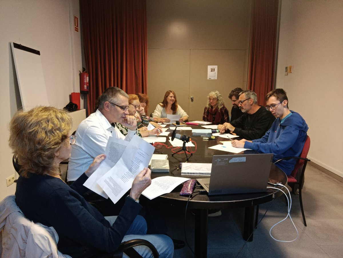 Heri vespere, hora consueta, decem sodales in @PatiLlimona, nonnulli etiam per rete, convenimus ad auctorum studium.