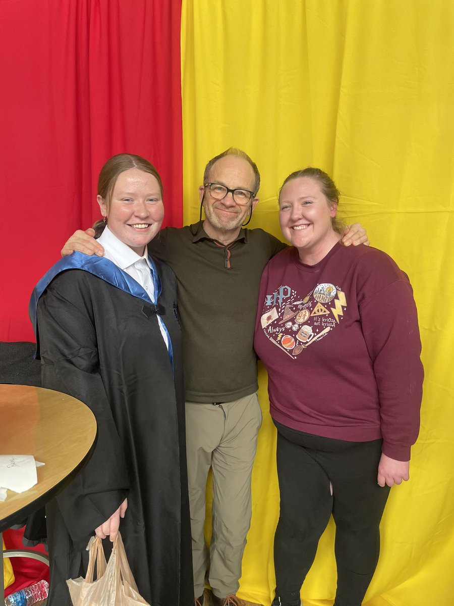 itsme_cassieb's tweet image. Had an absolute blast meeting you all! Seriously the sweetest people ever🤍 @wizardfestohio @MrJamesPayton @Rohan_Gotobed