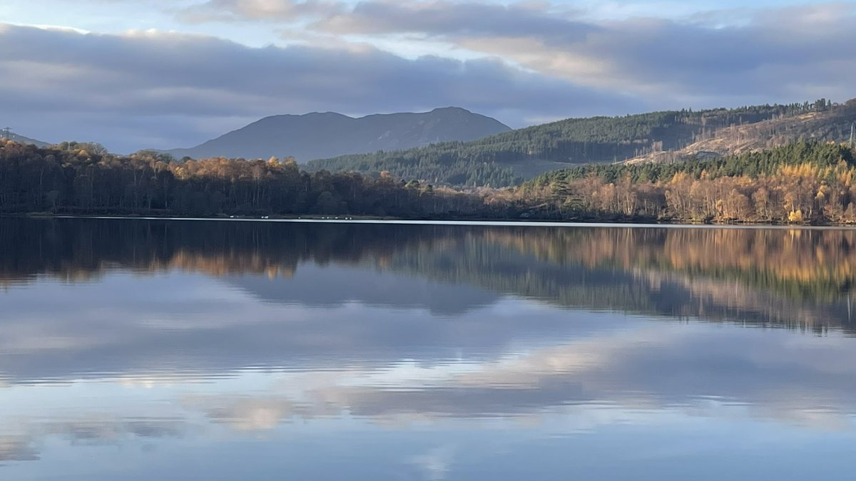 Loch  Achonachie, Strathconon, on a still November afternoon. Peace, quiet and beautiful. 🏴󠁧󠁢󠁳󠁣󠁴󠁿