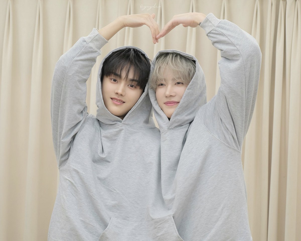 yuyuli_vv's tweet photo. 251110hellolive
哈特🫶🏻
#종우 #태그
#원팩트 #타보즈 https://t.co/1g0miJvr35