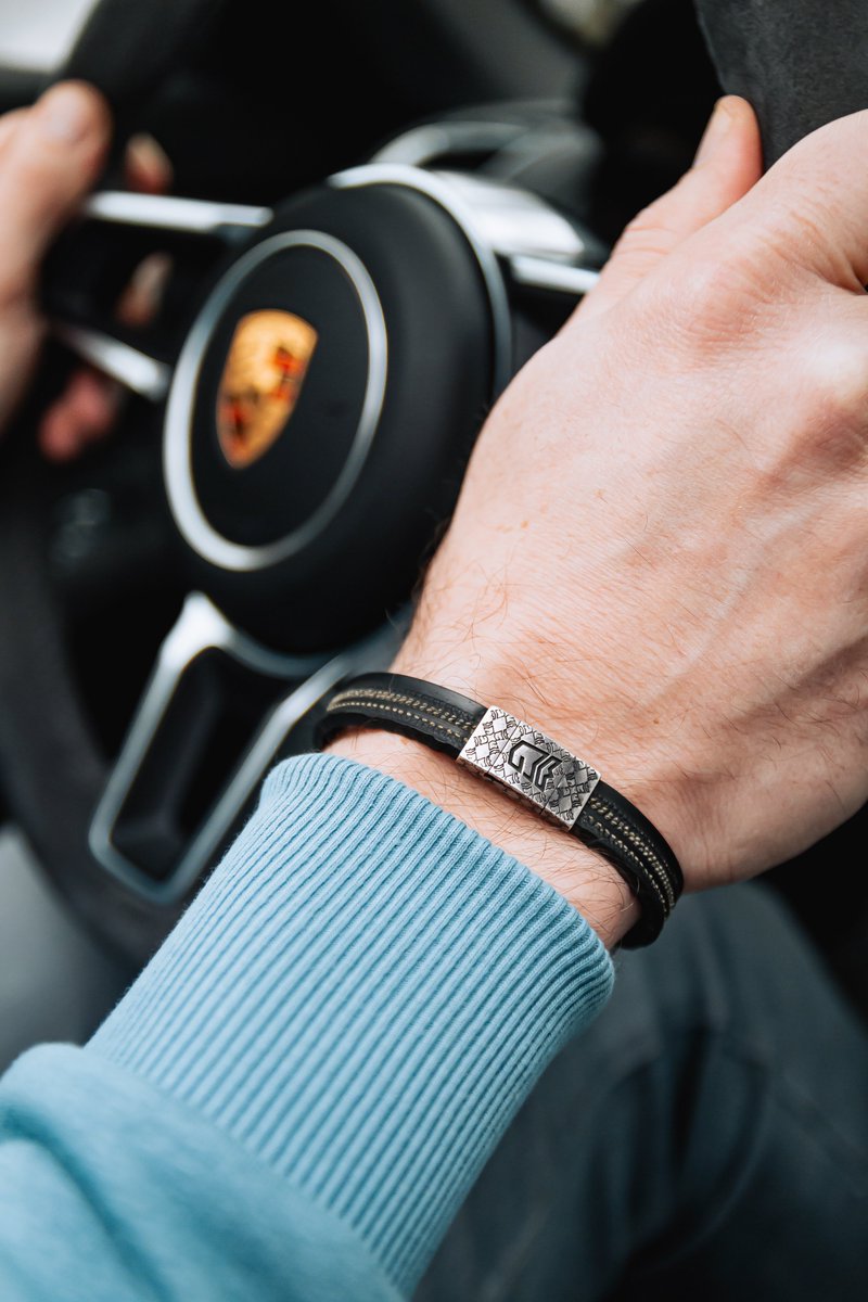MONGRIP_MC's tweet photo. After another week of hard work, put your MONGRIP on and clear your mind with a Sunday drive. Today you are free.

🔗 MONGRIP - The only bracelets in the world made from real used Formula 1 tyres 👉 https://t.co/Qm6ItuAQVN

♦️♦️♦️

📸 Carlifestyle Belgium
#F1 #Formula1 #MONGRIP https://t.co/hrfTSWtd5V