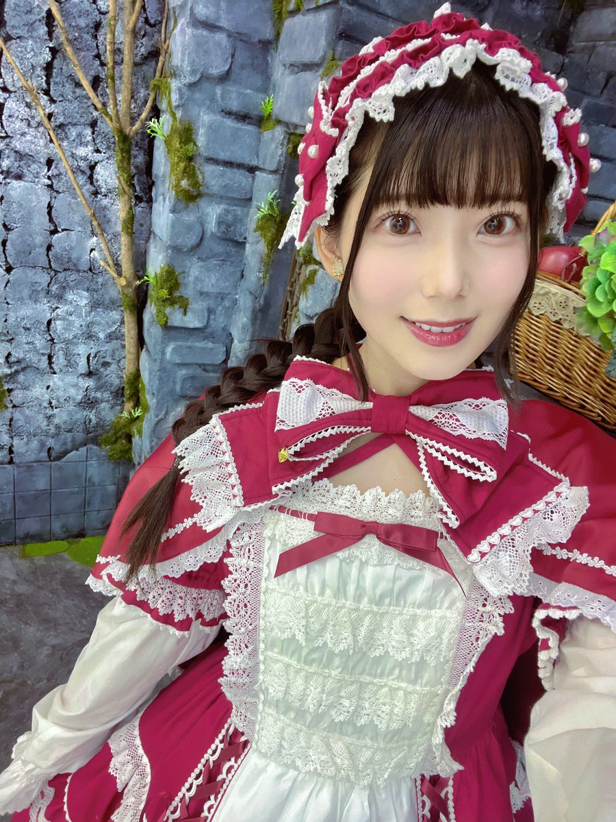 飯田ヒカル　BIGタペストリー　狼と4人の赤ずきん 2024.12.28 イベント『狼と4人の赤ずきん』 出演者様4人の衣装を
