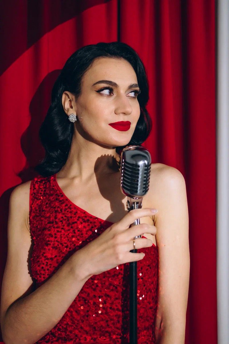 KerryMusicbox's tweet image. Hey guys, it's KERRY! 

Don't miss my track ‘Funeral Party’ 🎈

open.spotify.com/track/3wgiUv0W…

#popmusic #indiepop #altpop #pop #retro #vintage #singersongwriter #indiemusic #indiemusician