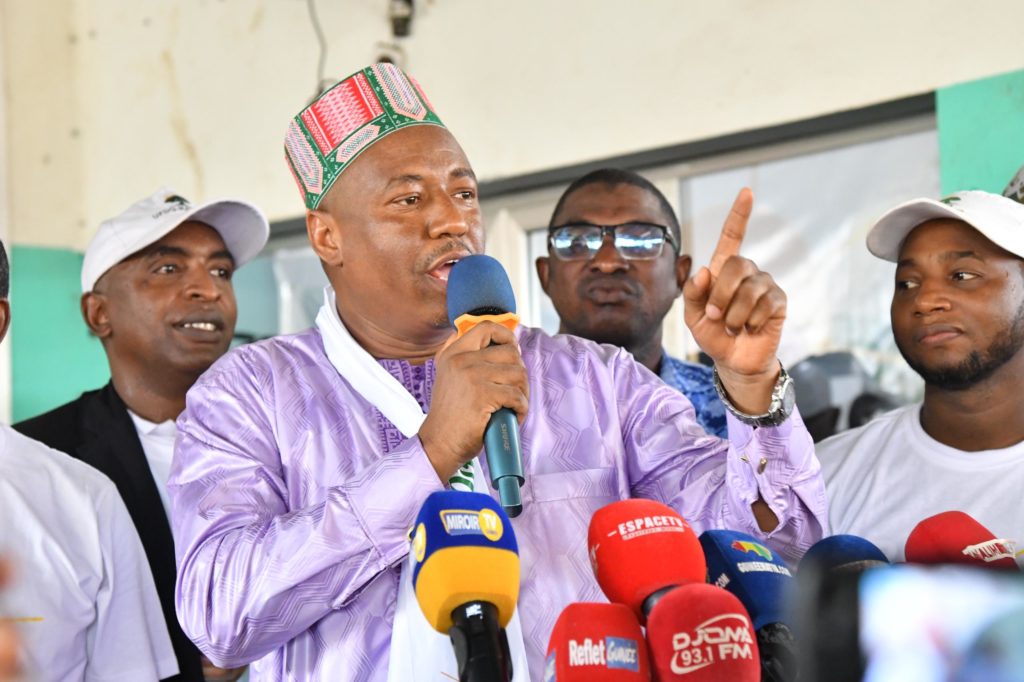 VisionGuinee's tweet image. Cellou Baldé : ‘’Aujourd’hui, il y a un climat de méfiance et de manque de confiance entre les acteurs politiques et le CNRD’’ visionguinee.info/cellou-balde-a… #Kibaro #SundayDiscussion