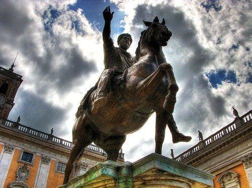 PropositoyVida's tweet photo. "Muchas veces me pregunto cómo es que cada hombre se ama más a sí mismo que a los demás, pero a pesar de todo le da menos valor a sus propias opiniones que a las opiniones de otros".

- Marco Aurelio https://t.co/t5C3EDIYEv