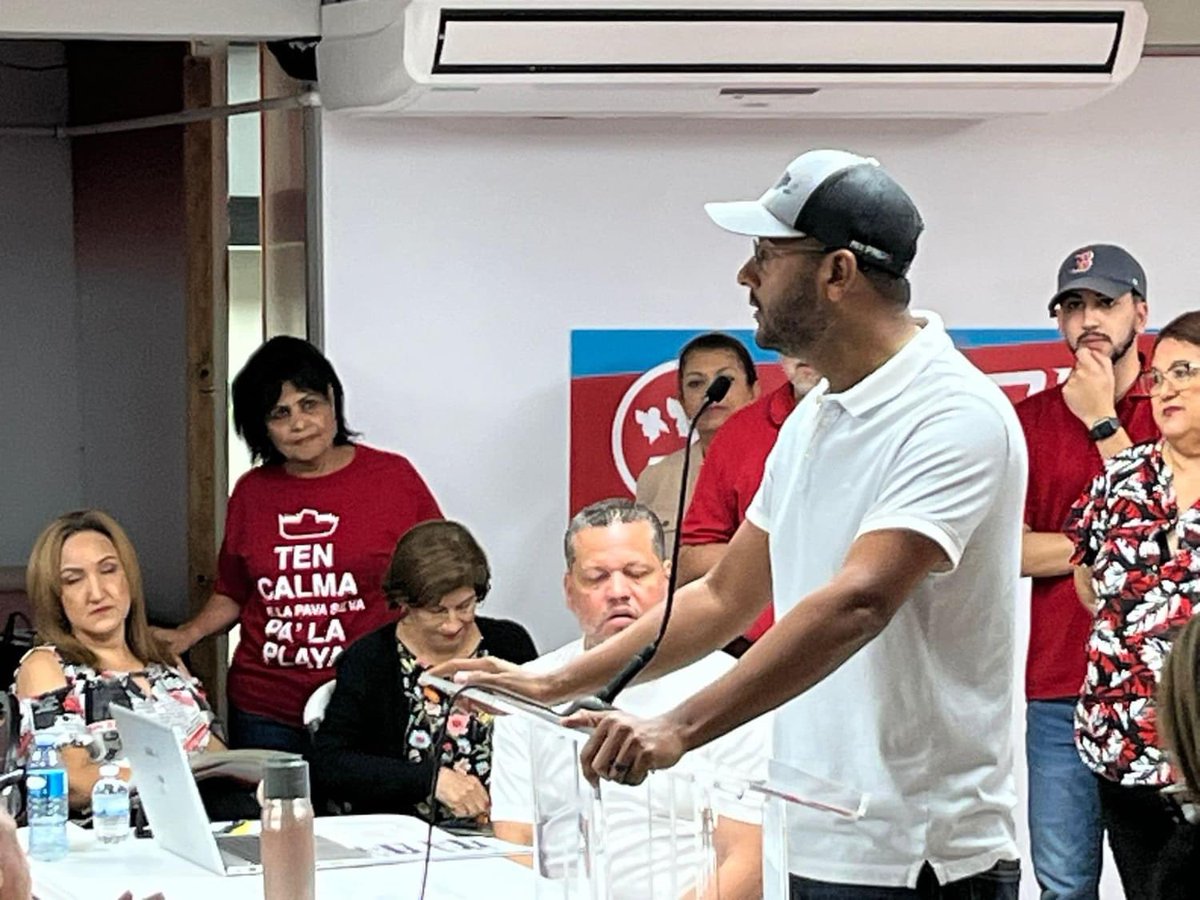 angelmatos's tweet photo. Con café ☕️ en mano y el país en el corazón ❤️ 

Listos para el proceso, el martes a dar la batalla 💪 @ppdpr https://t.co/etygFUh2yw