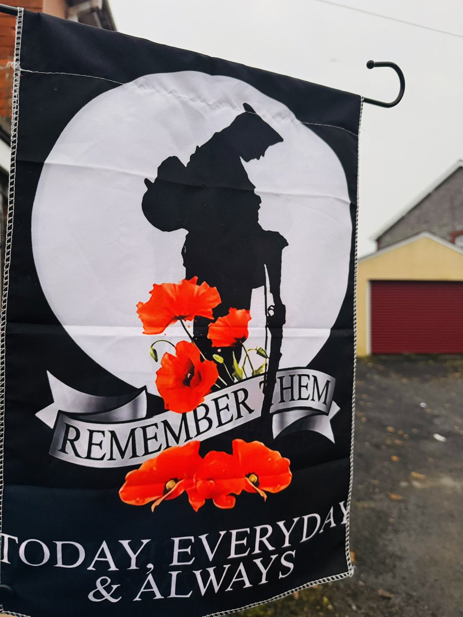 BooksCoveredHB's tweet photo. Our #Flag for #RememberanceDay2024 last year my our little #SquirrelScout @scouts was the #flagbearer. #WeWillRememberThem https://t.co/Epuu9BXyCy