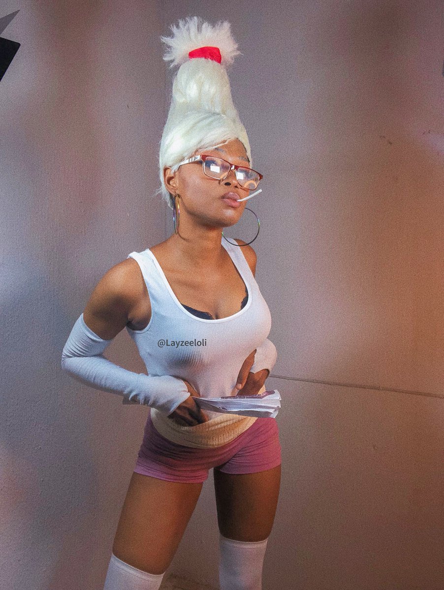 layzeelolita's tweet image. Granny seiko ayase cosplay from dandadan anime. 🇳🇬 👻 👽