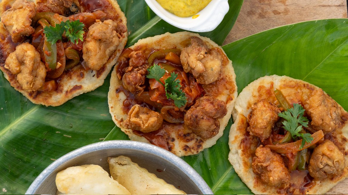 miadjoe's tweet photo. En suggestion ce dimanche 10/11, retrouvez nos différents tacos à base d'ignames 🌮 : le tacos gambas + 1 patates douces frites (prix : 8 000f cfa), le tacos poulets croustillants + kolikos (prix : 6000f cfa) et (1) https://t.co/kIPTkUCNRR