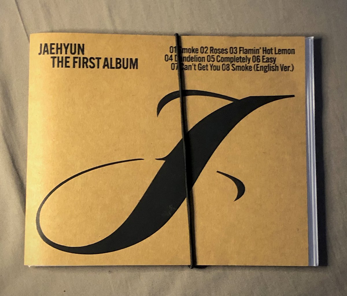 littlekoreanvam's tweet photo. ‼️GIVEAWAY ALERT‼️

Jaehyun The First Album 'J' (Money Clip Ver.)

Rules:
— rt, like, dan follow
— reply with proof
— ongkir ditanggung pemenang
— end 16/17 Nov

Good luck!💕 https://t.co/lX1c6eRCrx