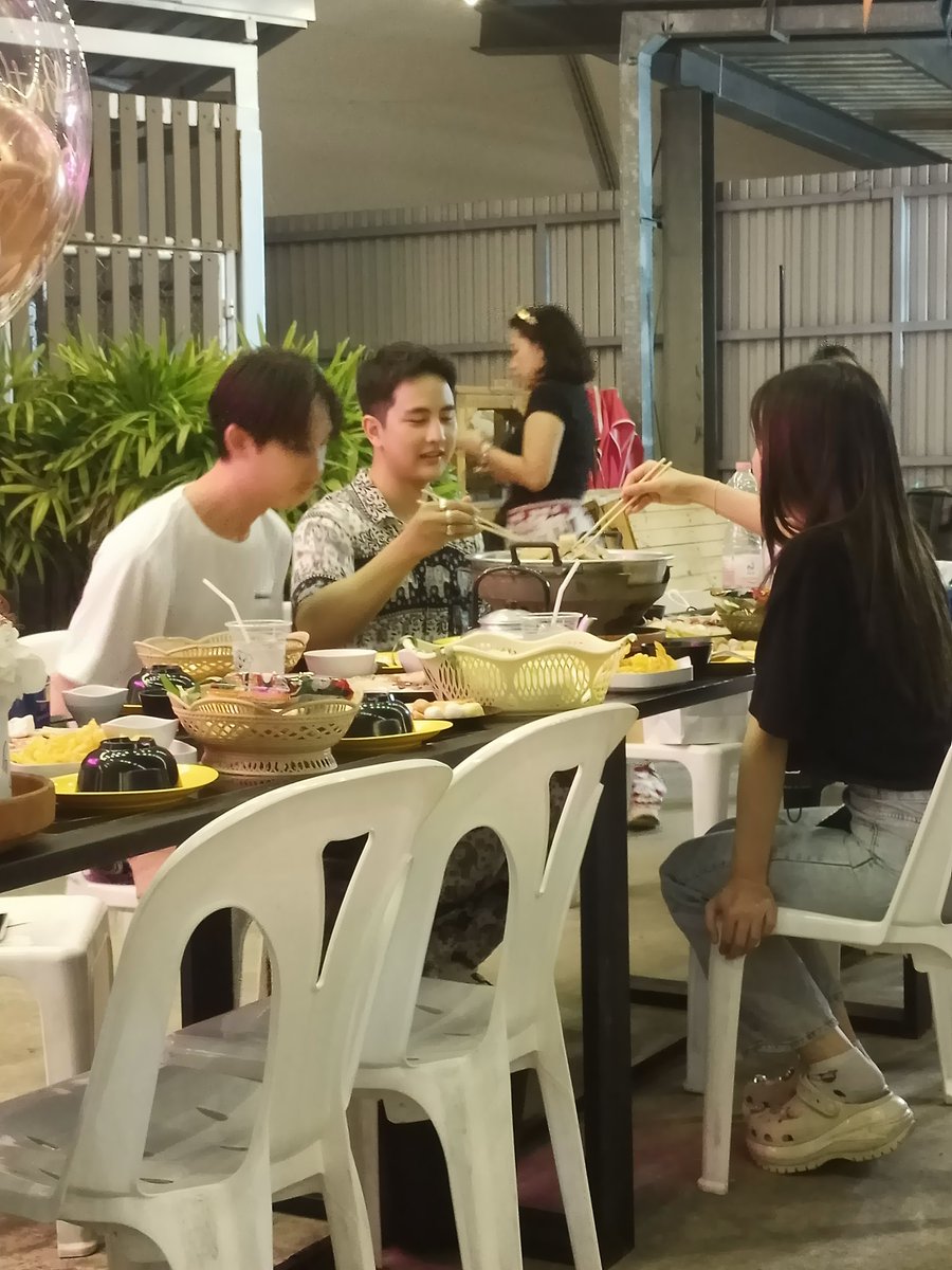 ข้าวตังตัวน้อยลูกสาวป๊าบุ๋นมิ๊เปรม 👨‍👨‍👧 ❤️🩵🥦 tweet media