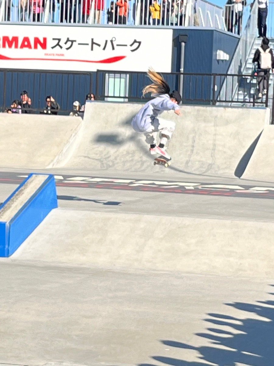 WEZg3PNLAaZYcES's tweet image. 本日、#新潟市中央区 の #AIRMANスケートパーク で開催の #アーバンスポーツ フェスに参加。
　パリ2024オリンピック銀メダリスト 赤間凛音（りず）選手らトップアスリート3名のスケートボードパフォーマンスに魅了！
　レルヒさんも応援で子供も大人も楽しめたイベントでした。
#新潟県議会議員