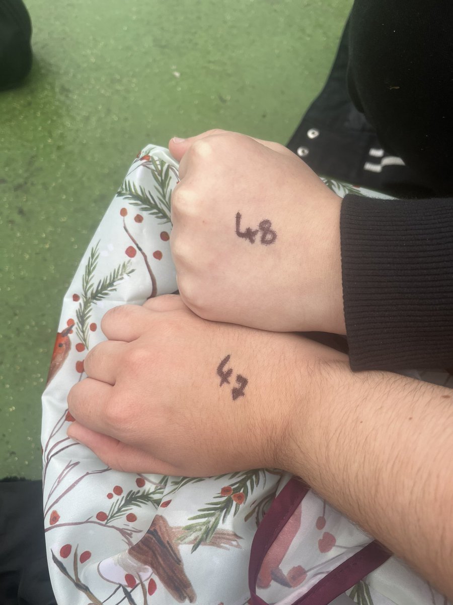 kumarscobbler's tweet photo. #queued for emas https://t.co/BjE9POHI38