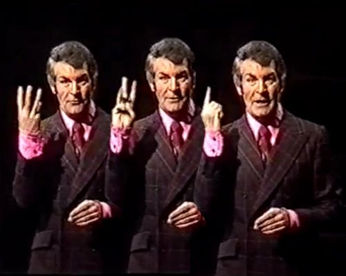 Jolly_Good_Show's tweet photo. Don't tell me this is just nothing.
Don't make excuses.
In my 49 years, I have NEVER EVER placed my fingers and hands in this manner.
What and to whom are they signalling!? https://t.co/JxXBxjf9Xn