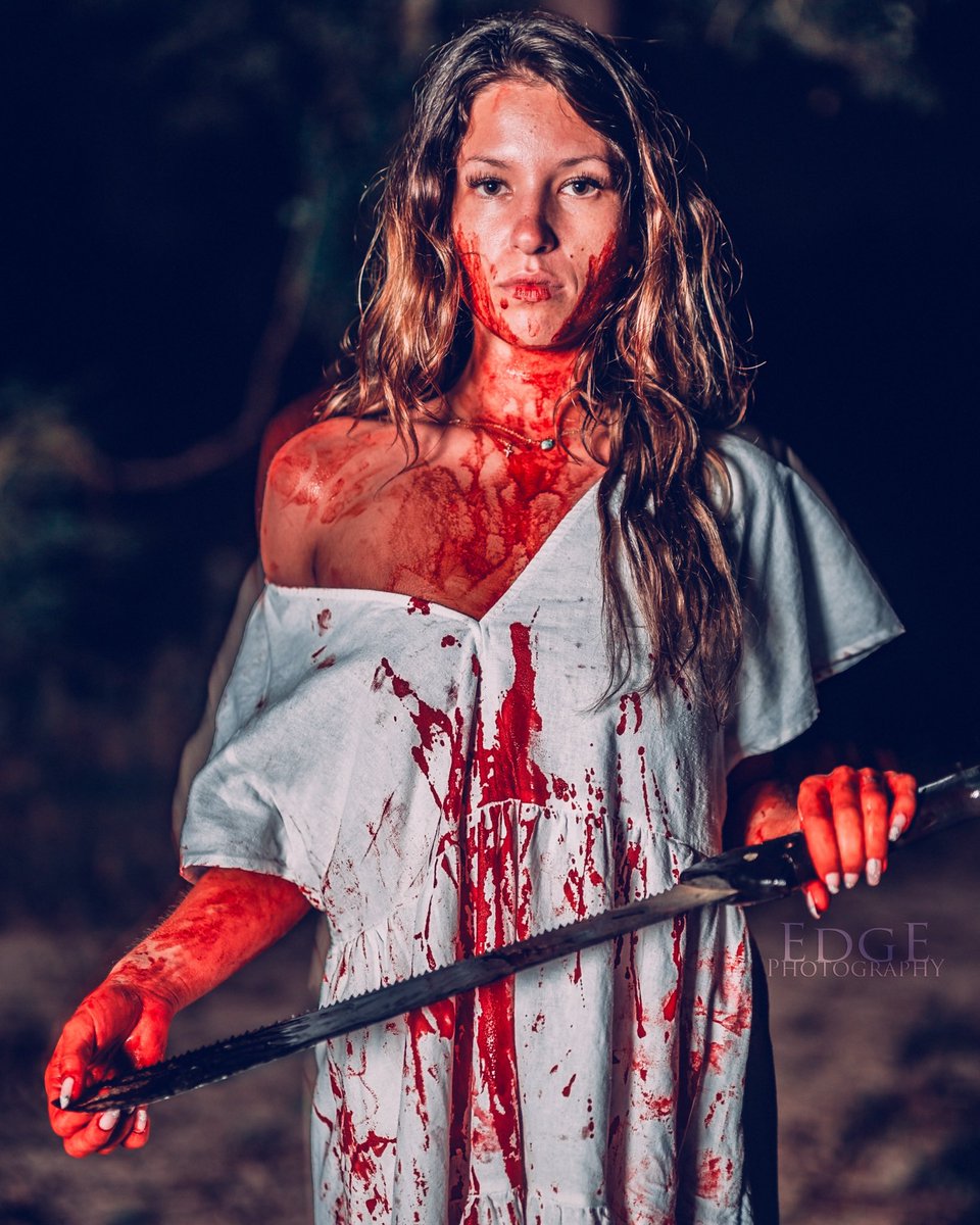 EdgEPhotography's tweet photo. A few shots from my Halloween shoot with Allyson #edgephotography #girlsontheedge https://t.co/KUWcsrZM6J