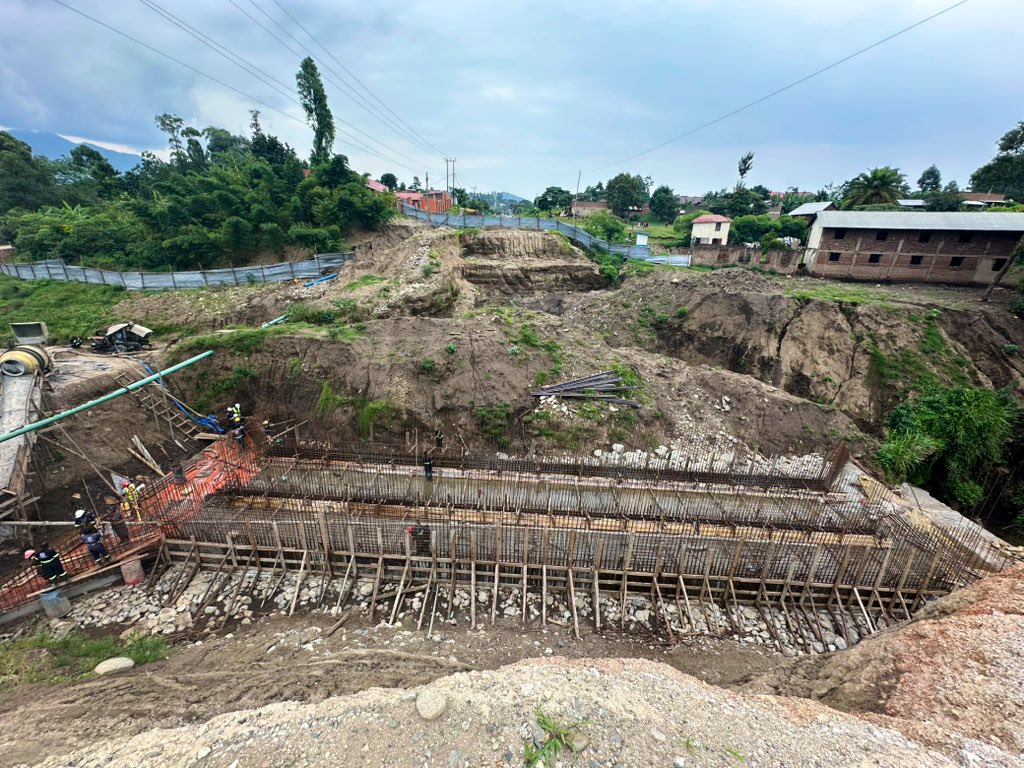 assempebwa's tweet photo. #Kasese: Met up with works inspectors Gilbert Atwijukire & Katembesa Anthony earlier today at the site for ongoing works on the Bwera crossing along the Kikorongo—Bwera—Mpondwe road. 

The collapse occurred due to vandalism & theft of metal pipe culverts for the previous drainage structure— https://t.co/eNbRijOldk

Demonstrating local contractor expertise, UNRA then contracted Armpass Technical Services, a local firm to permanently reconnect this section. They will later backfill, raise the road level, apply an asphalt seal and reopen the road, expected March 2025.

Bwera crossing lies approx 3.5Kms from the Uganda–DRC border, a bustling route that serves the very busy Mpondwe border, one of the country’s most active crossings, with over 50 trucks crossing daily according to @URAuganda Mpondwe Customs Station data.